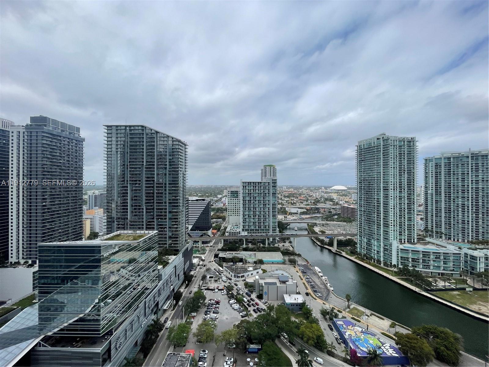 68 SE 6th St #3806, Miami FL 33131