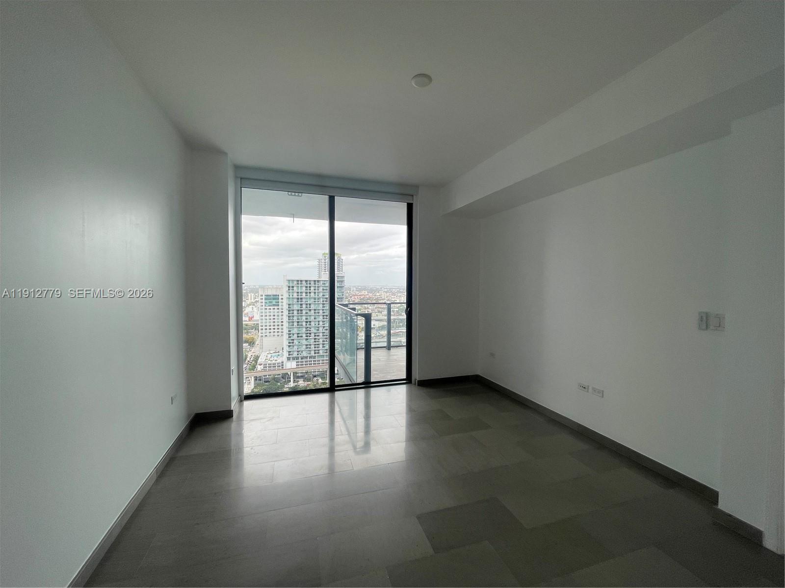 68 SE 6th St #3806, Miami FL 33131