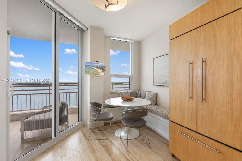 808 Brickell Key Dr #2504, Miami FL 33131