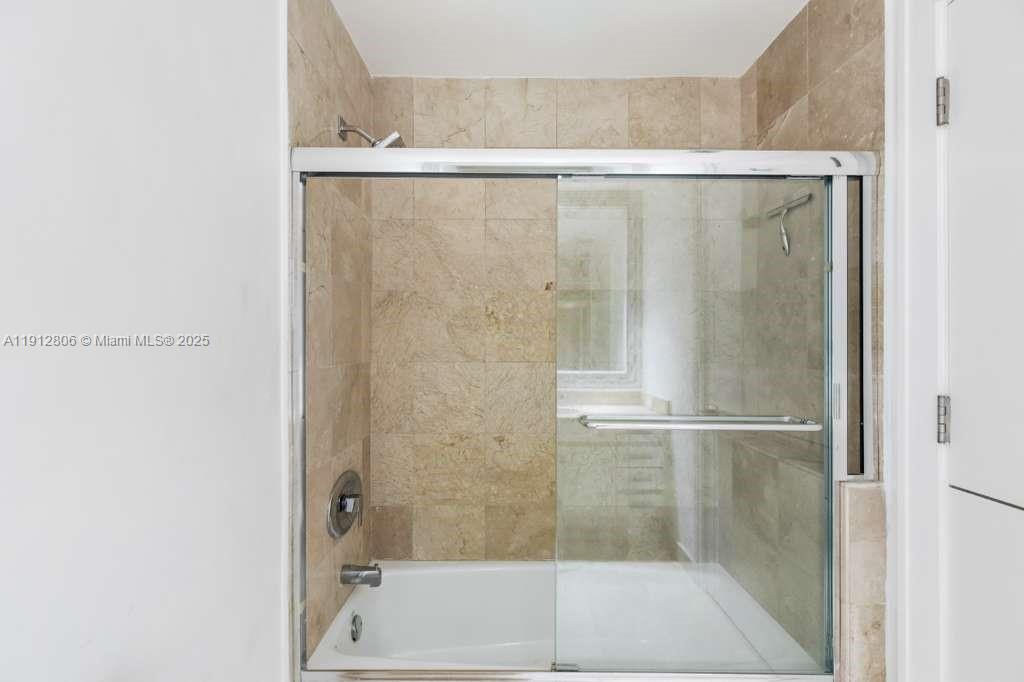 808 Brickell Key Dr #2504, Miami FL 33131