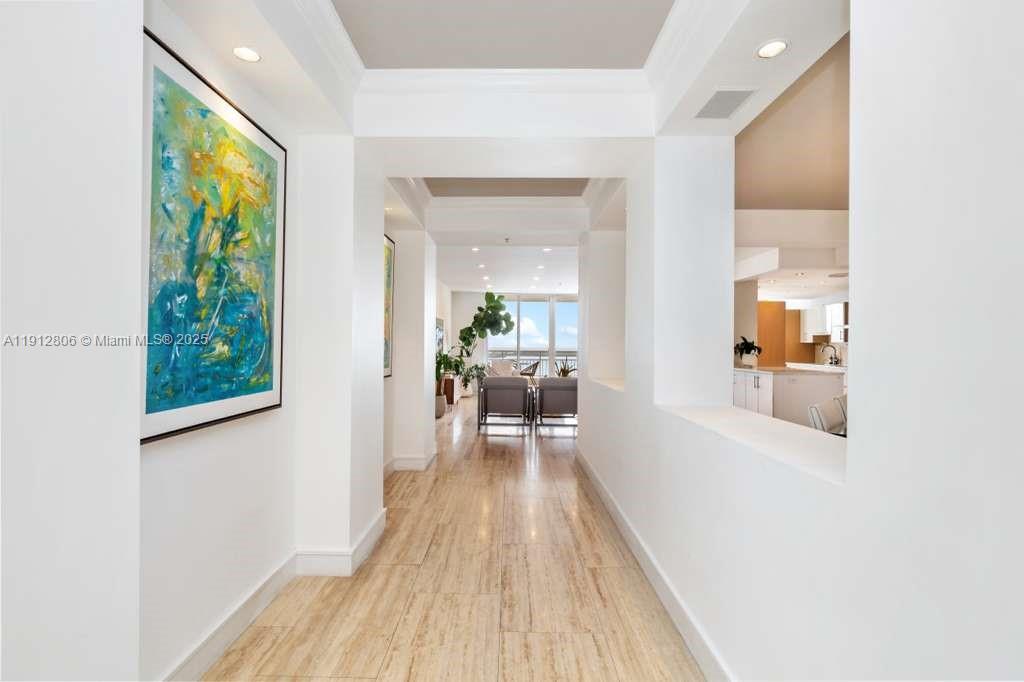 808 Brickell Key Dr #2504, Miami FL 33131