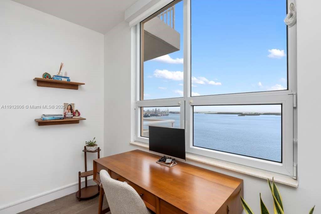 808 Brickell Key Dr #2504, Miami FL 33131