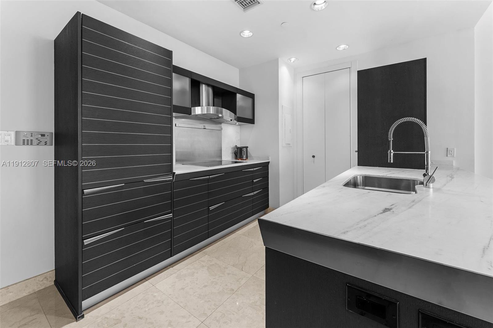 200 Biscayne Boulevard Way #4510, Miami FL 33131