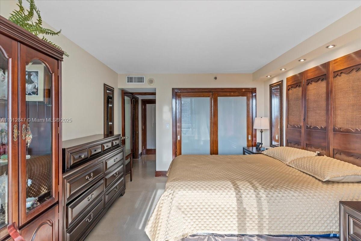 1627 Brickell Ave #1401, Miami FL 33129