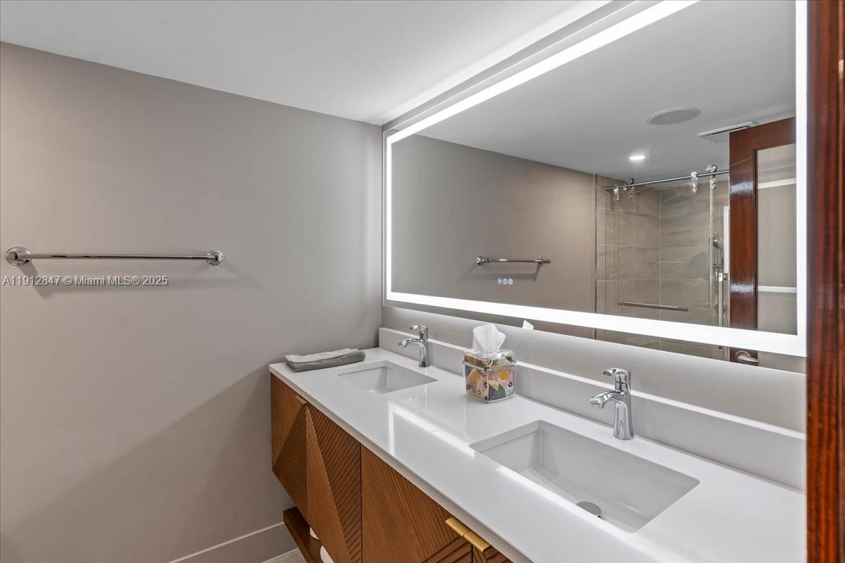 1627 Brickell Ave #1401, Miami FL 33129