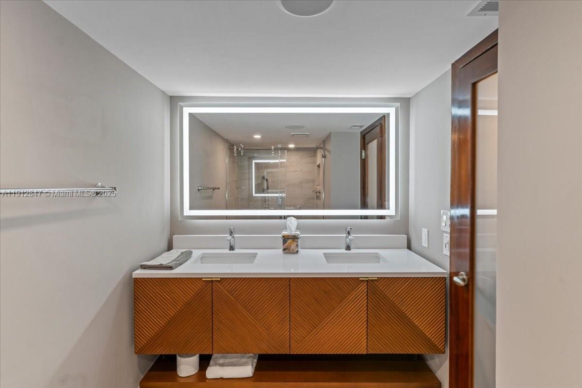 1627 Brickell Ave #1401, Miami FL 33129