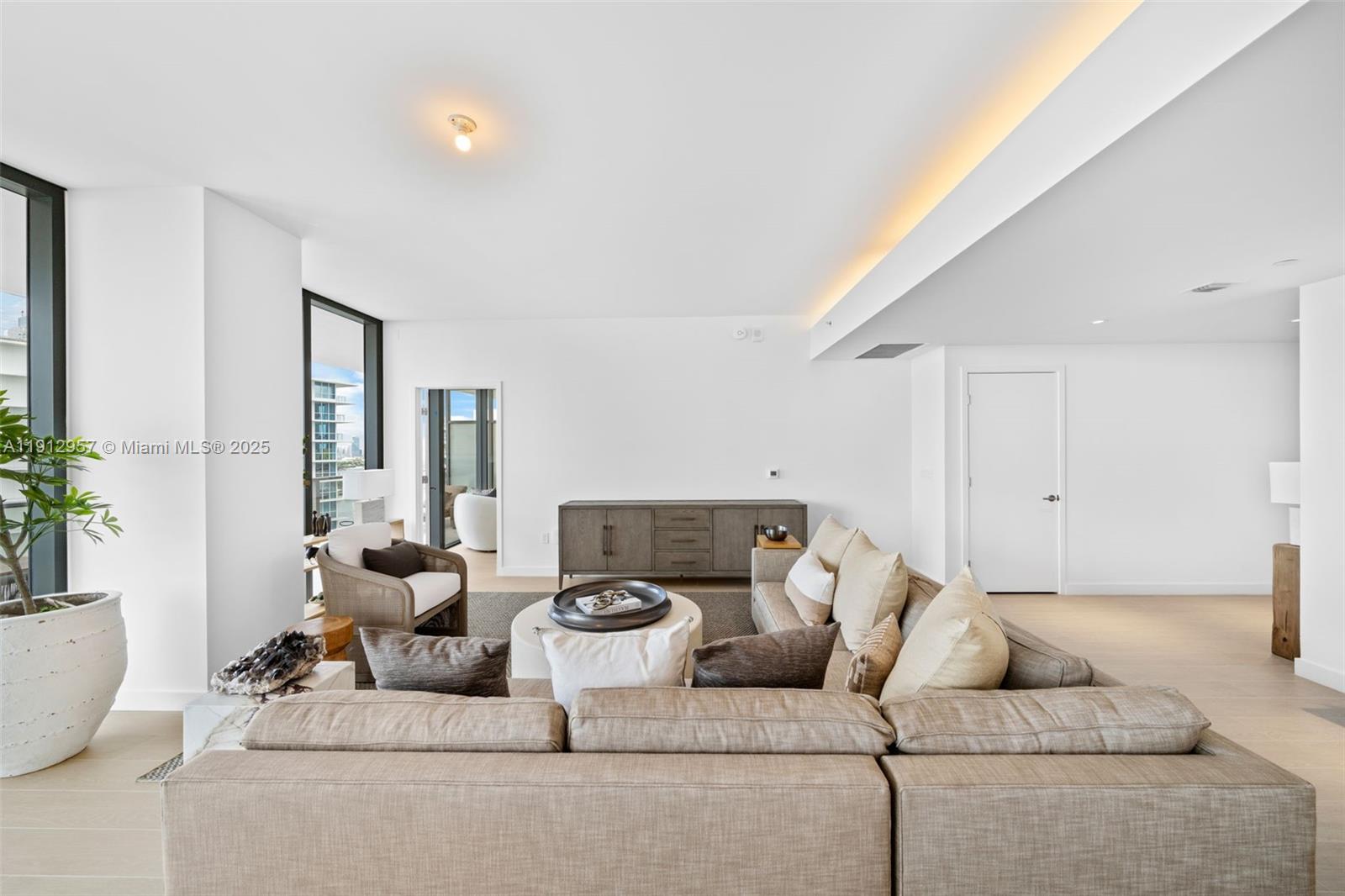 500 Alton Rd #2303, Miami Beach FL 33139