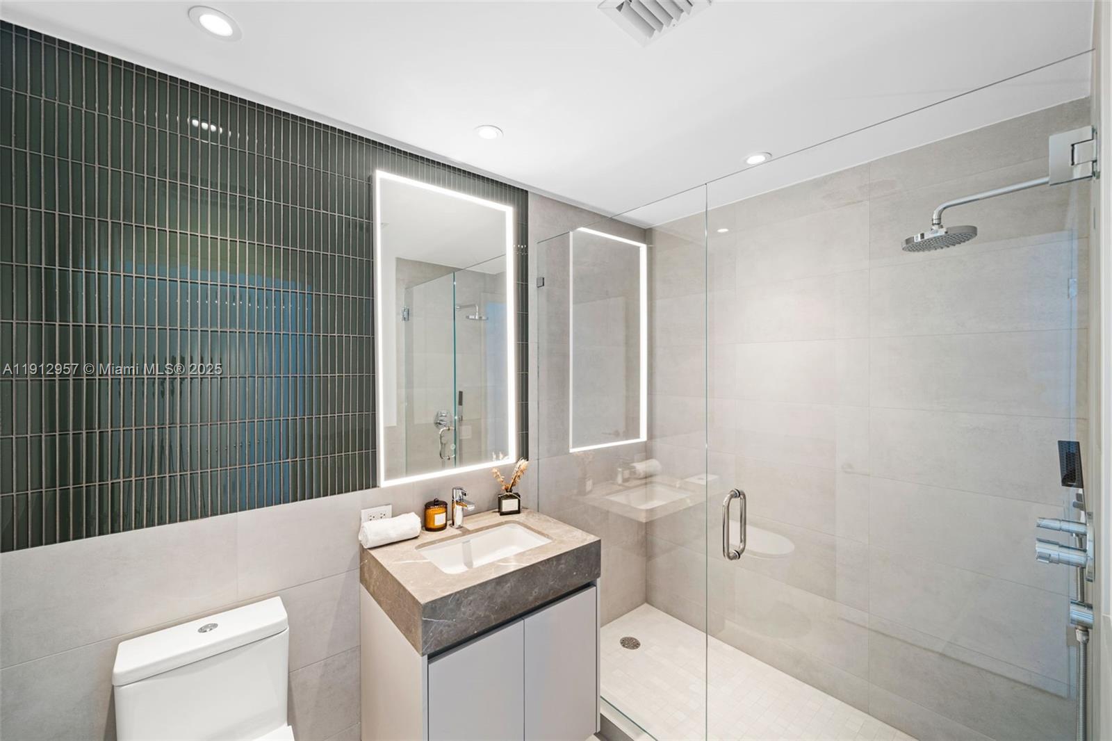 500 Alton Rd #2303, Miami Beach FL 33139