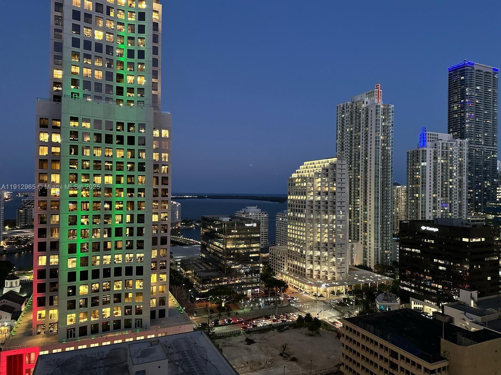 68 SE 6th St #2205, Miami FL 33131