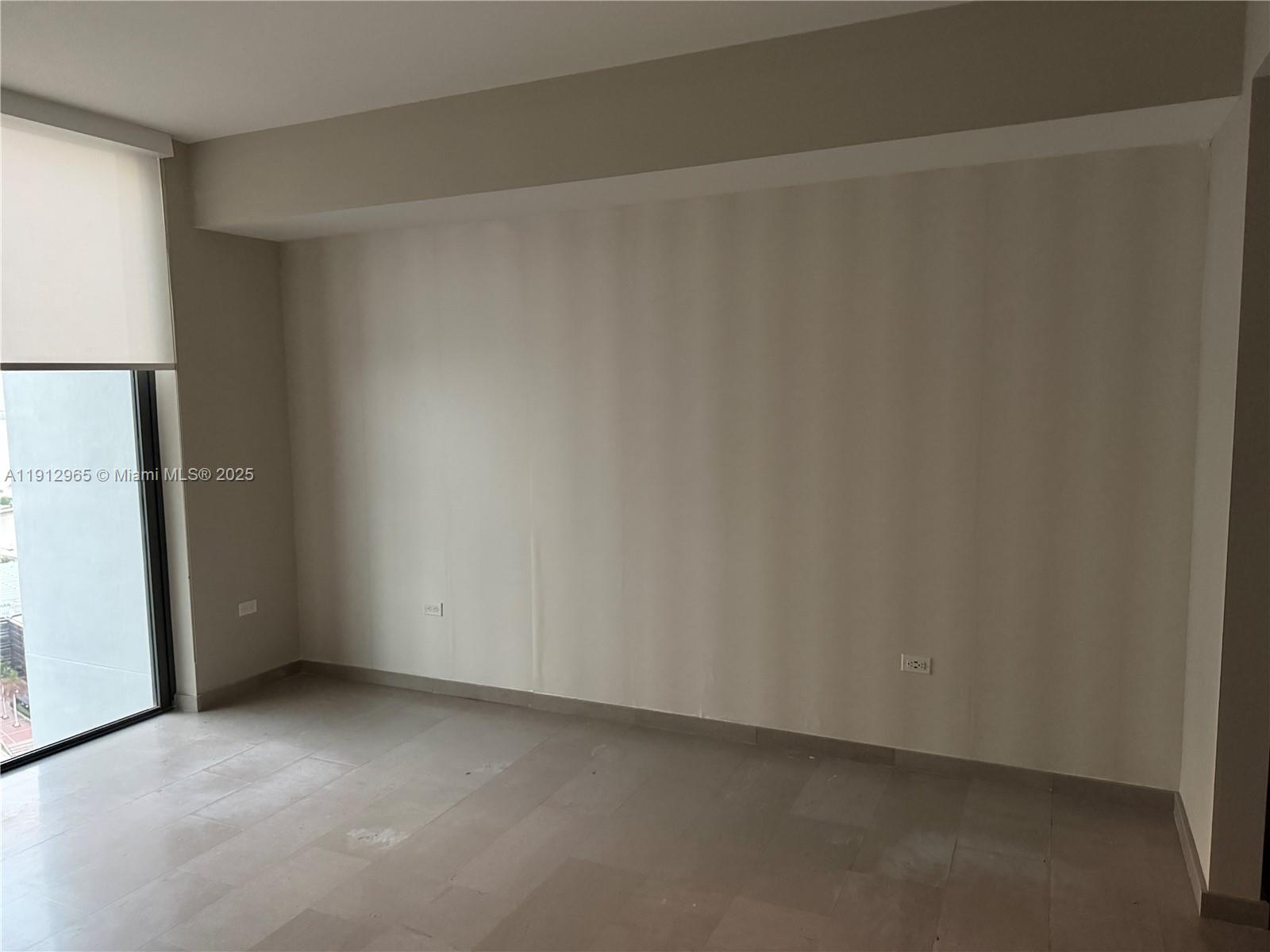 68 SE 6th St #2205, Miami FL 33131
