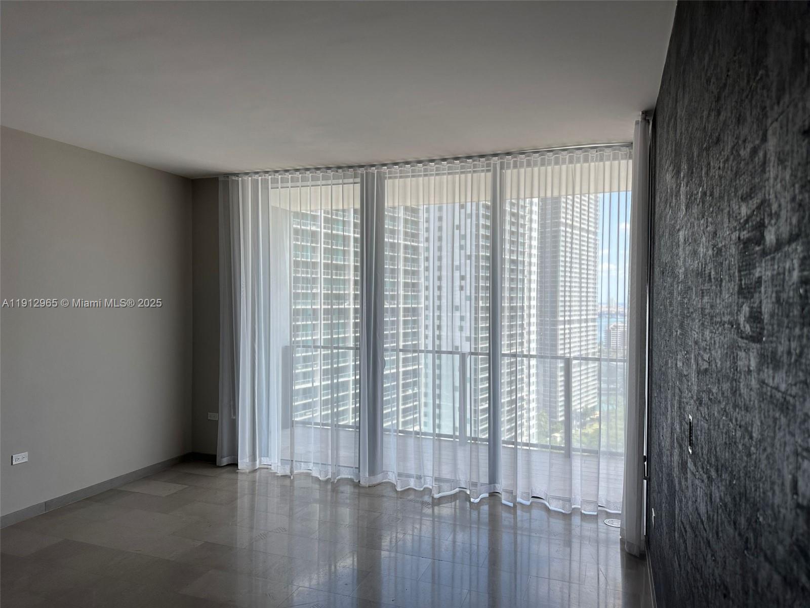 68 SE 6th St #2205, Miami FL 33131