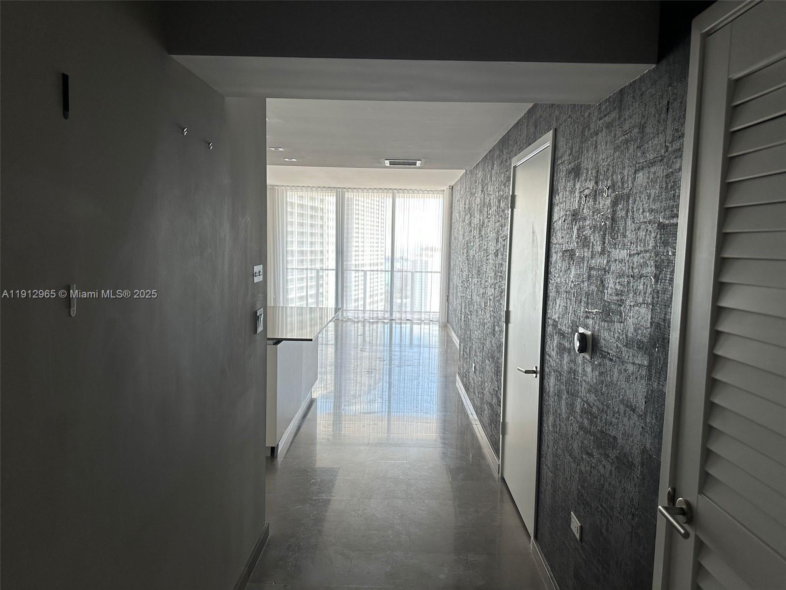 68 SE 6th St #2205, Miami FL 33131