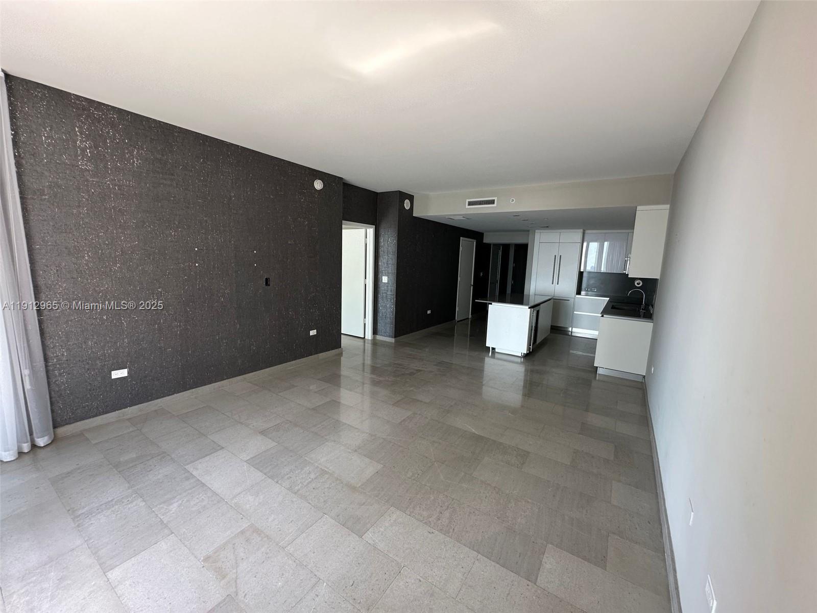 68 SE 6th St #2205, Miami FL 33131