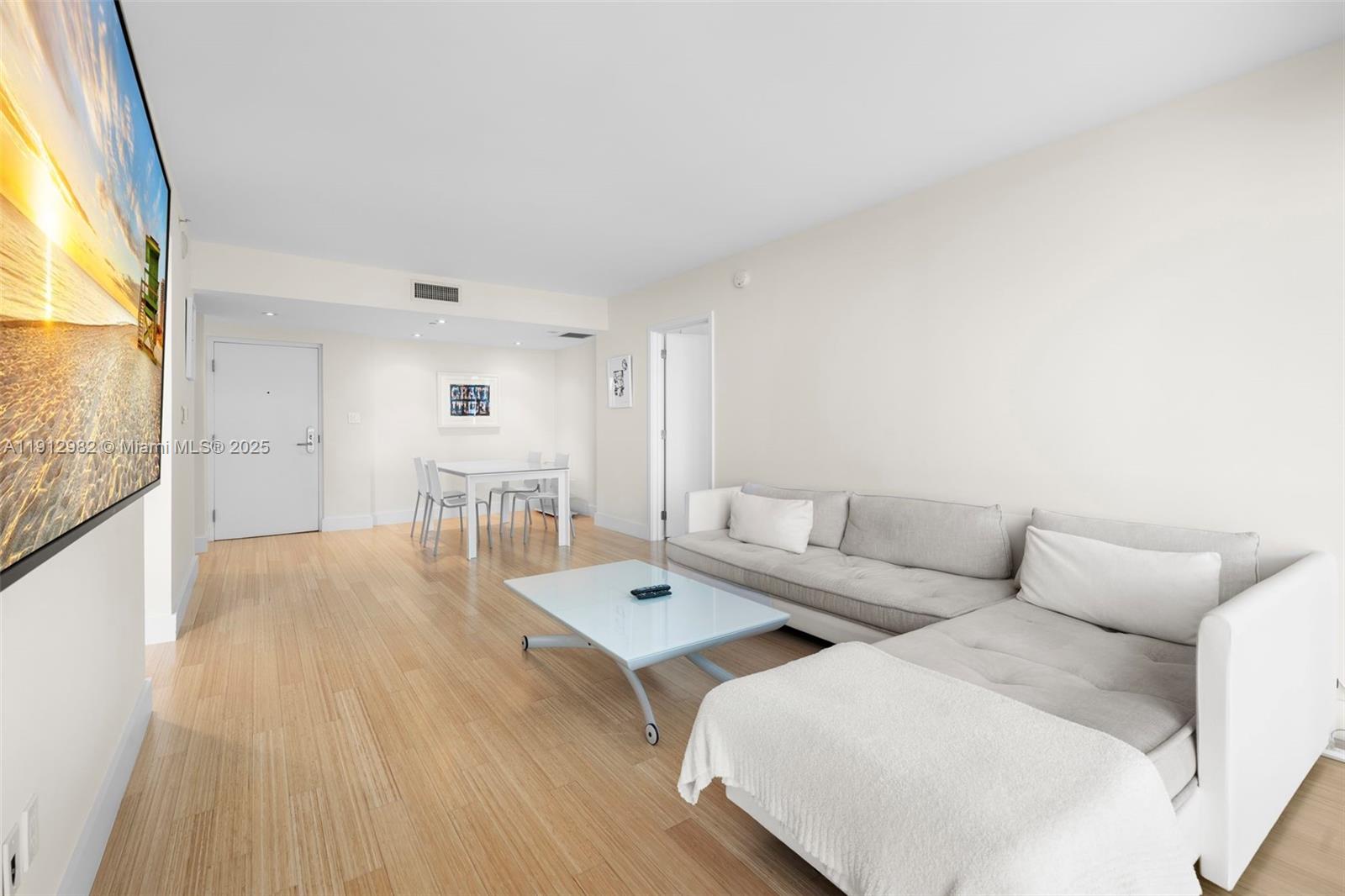 6801 Collins Ave #Door 1409(1401), Miami Beach FL 33141