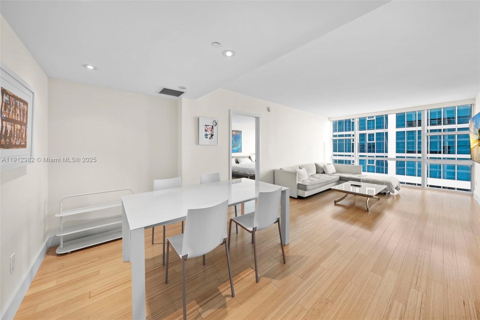 6801 Collins Ave #Door 1409(1401), Miami Beach FL 33141