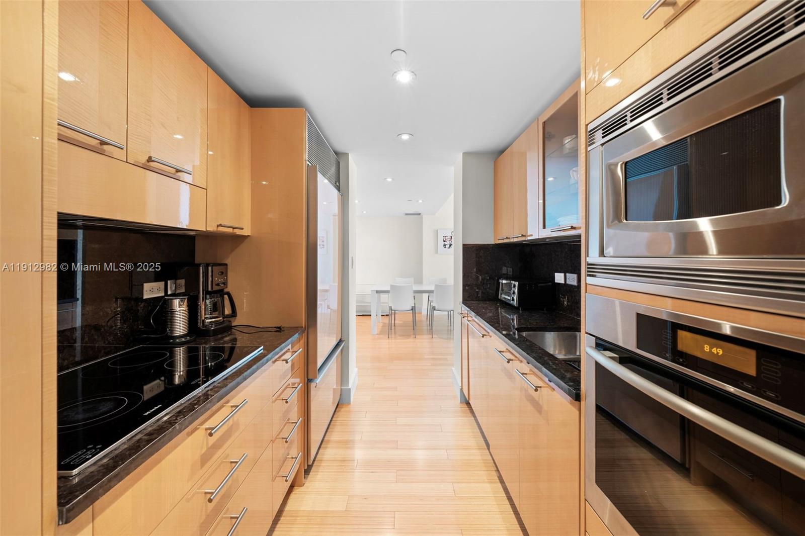 6801 Collins Ave #Door 1409(1401), Miami Beach FL 33141