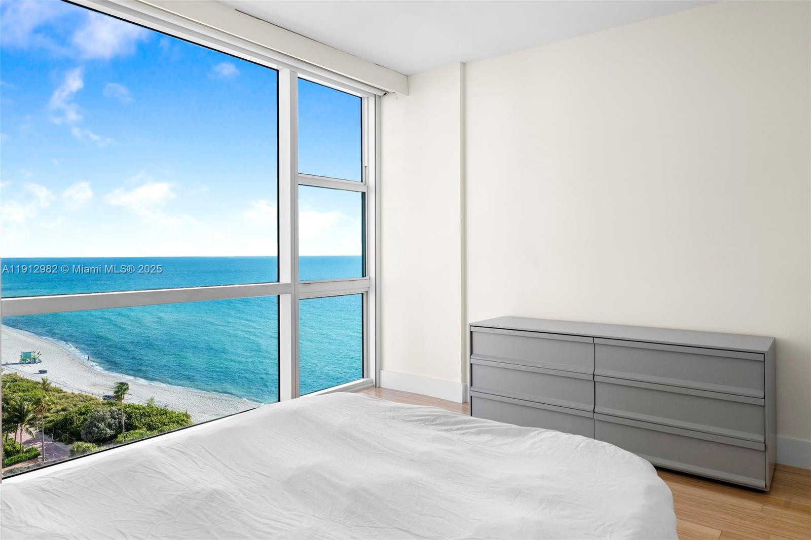 6801 Collins Ave #Door 1409(1401), Miami Beach FL 33141