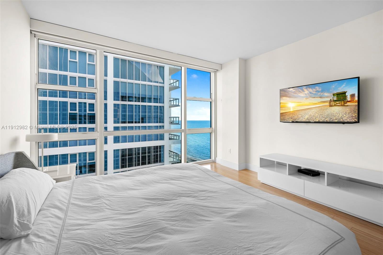 6801 Collins Ave #Door 1409(1401), Miami Beach FL 33141