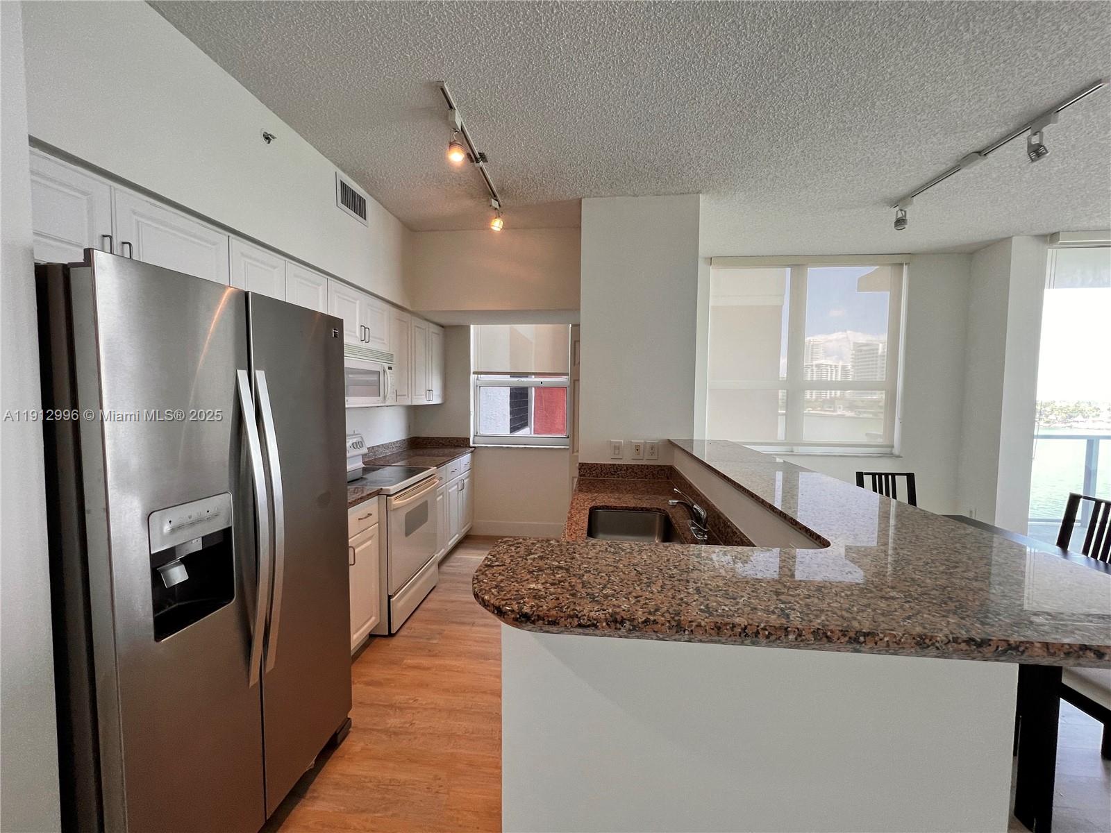 1155 BRICKELL BAY DR #510, Miami FL 33131
