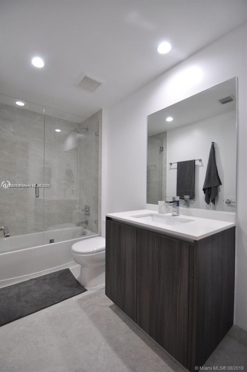 488 NE 18th St #3208, Miami FL 33132