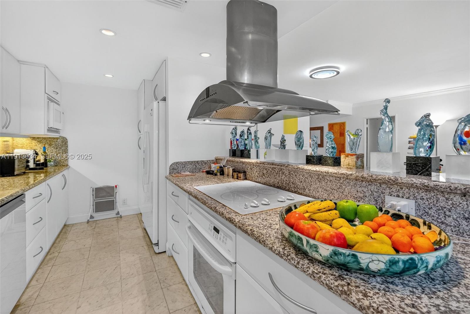 181 Crandon Blvd #106, Key Biscayne FL 33149