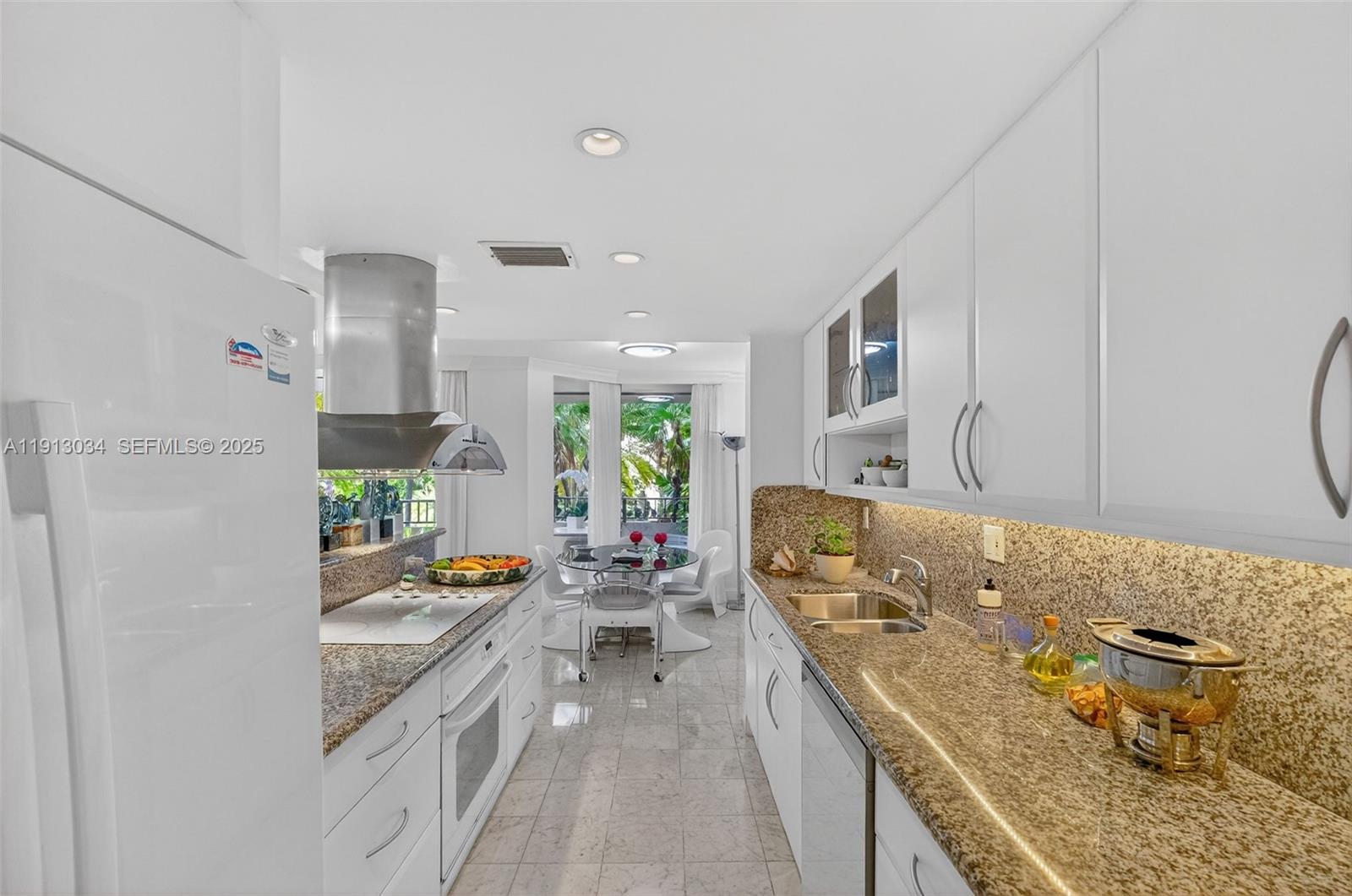 181 Crandon Blvd #106, Key Biscayne FL 33149