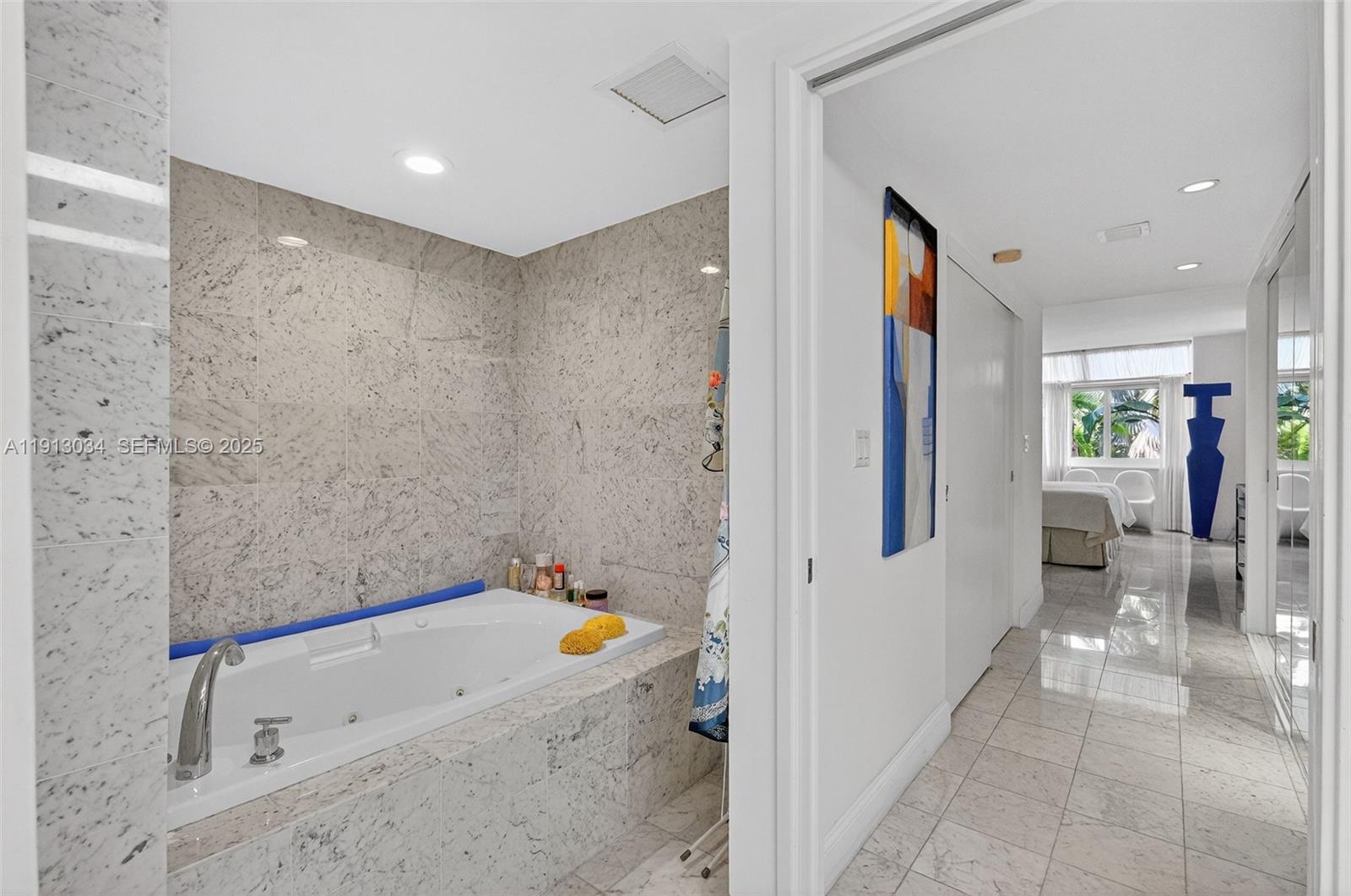 181 Crandon Blvd #106, Key Biscayne FL 33149
