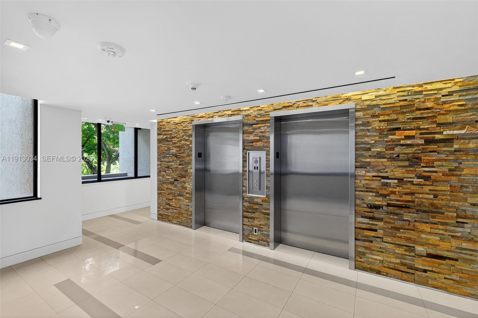181 Crandon Blvd #106, Key Biscayne FL 33149