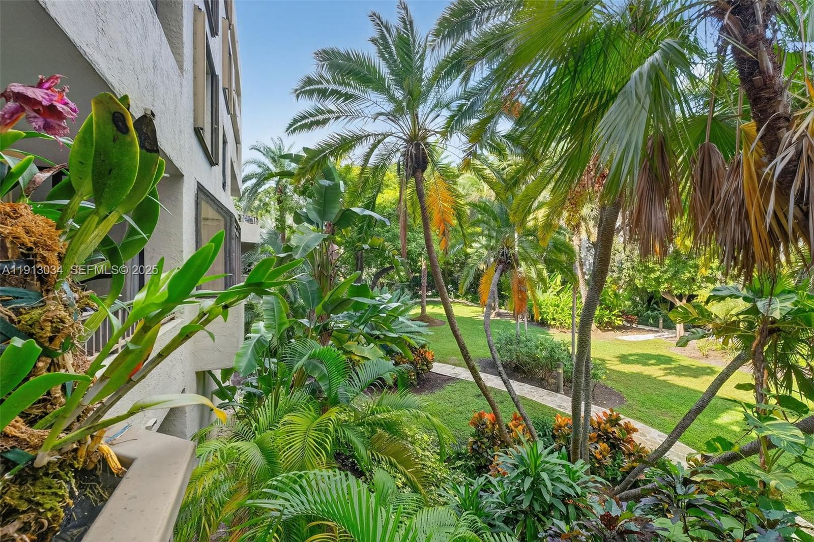 181 Crandon Blvd #106, Key Biscayne FL 33149