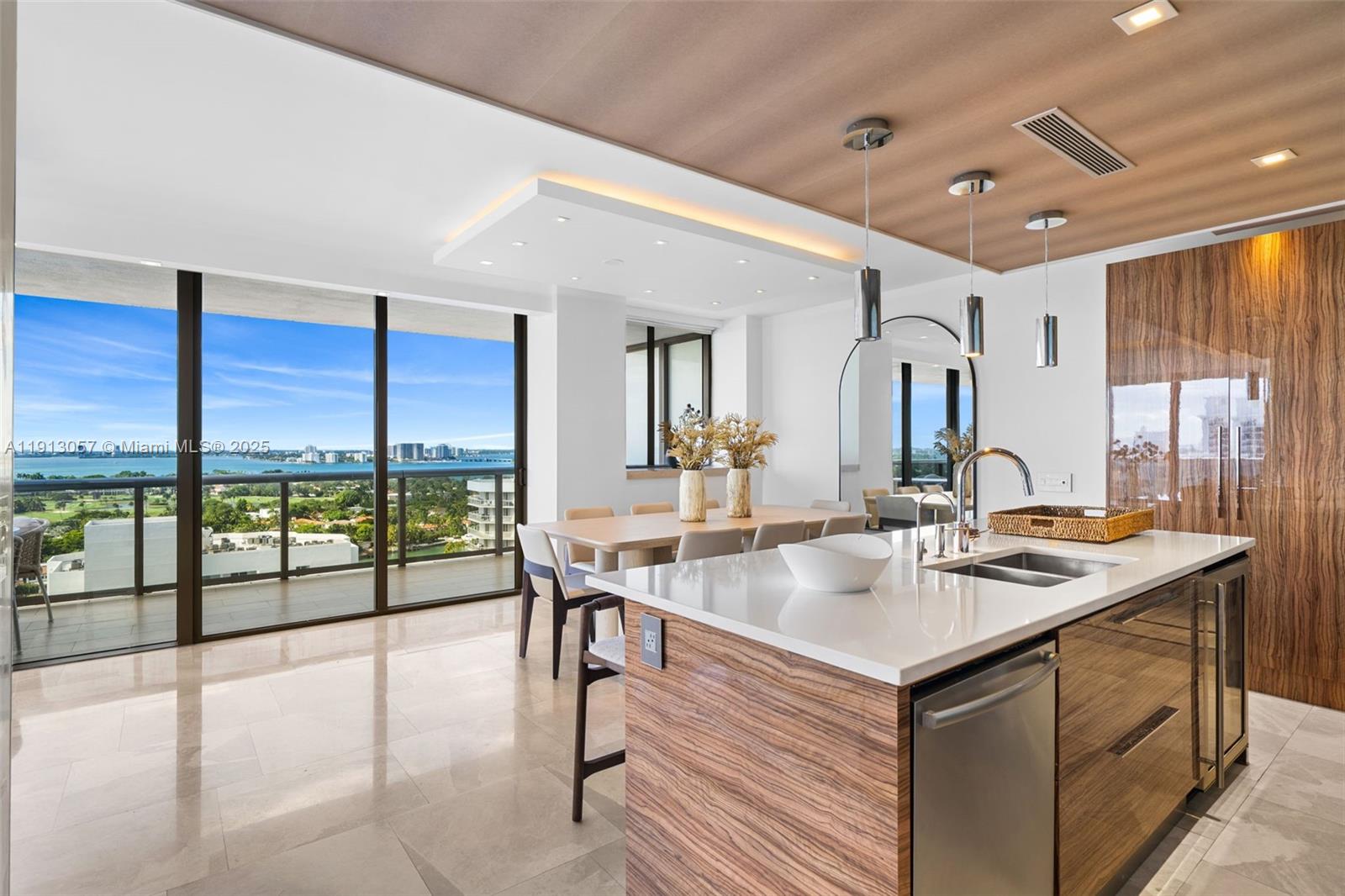 5875 Collins Ave #1908, Miami Beach FL 33140