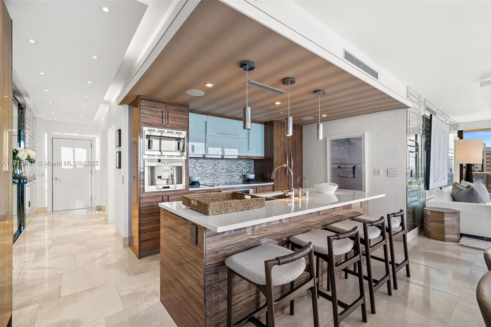 5875 Collins Ave #1908, Miami Beach FL 33140