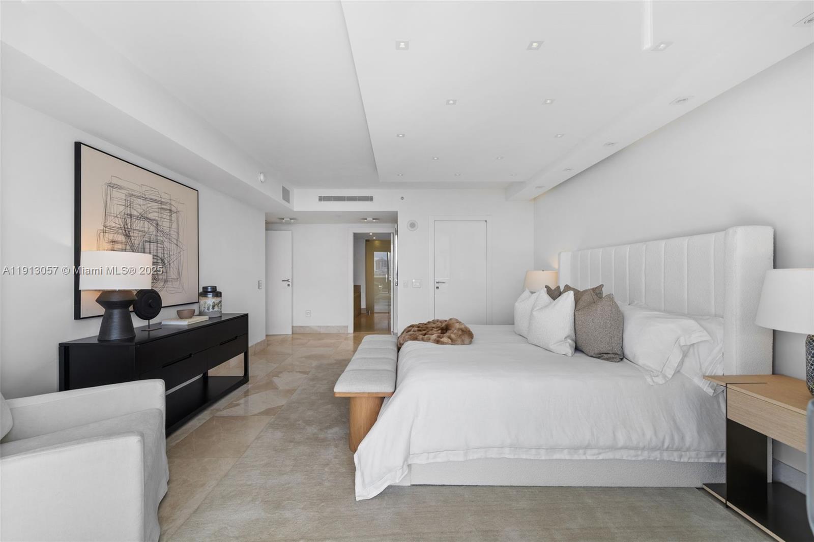 5875 Collins Ave #1908, Miami Beach FL 33140