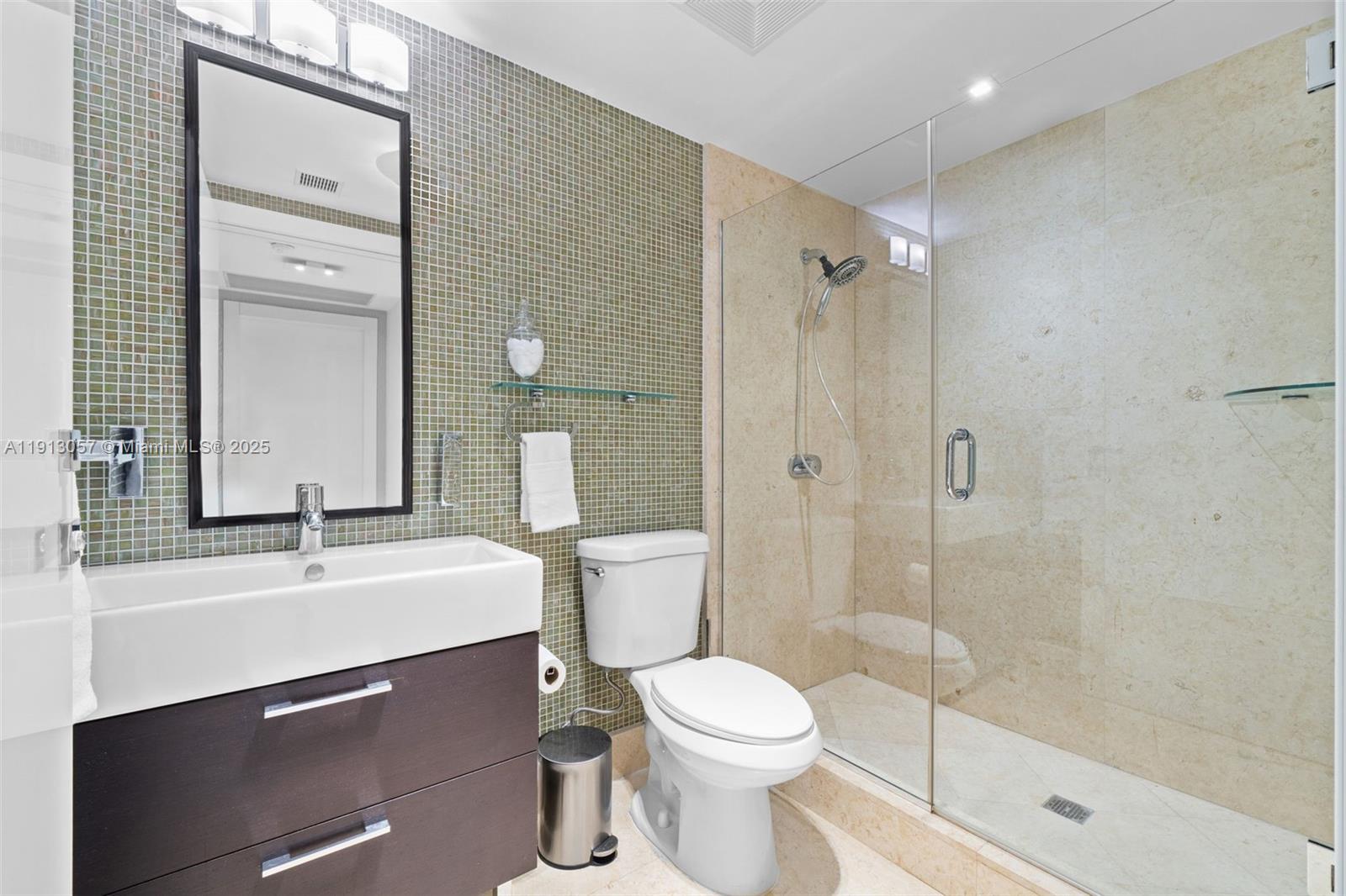 5875 Collins Ave #1908, Miami Beach FL 33140