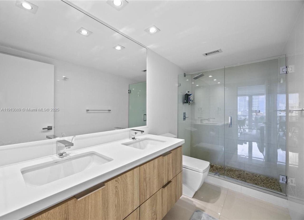 900 Bay Dr #624-622-620, Miami Beach FL 33141