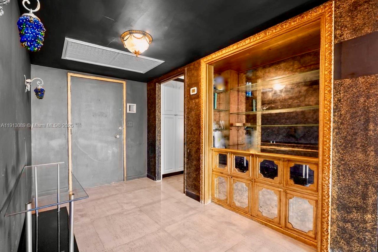 900 Bay Dr #624-622-620, Miami Beach FL 33141