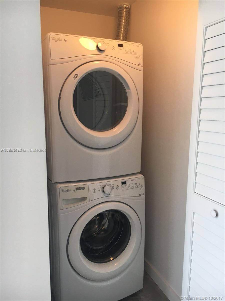 151 SE 1st St #1611, Miami FL 33131