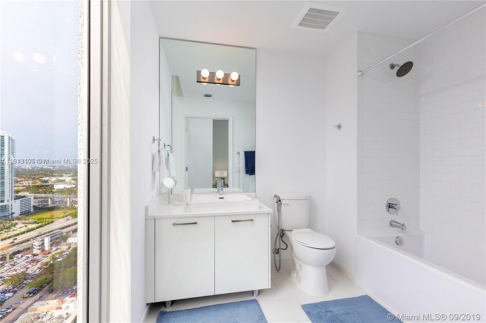 151 SE 1st St #1611, Miami FL 33131