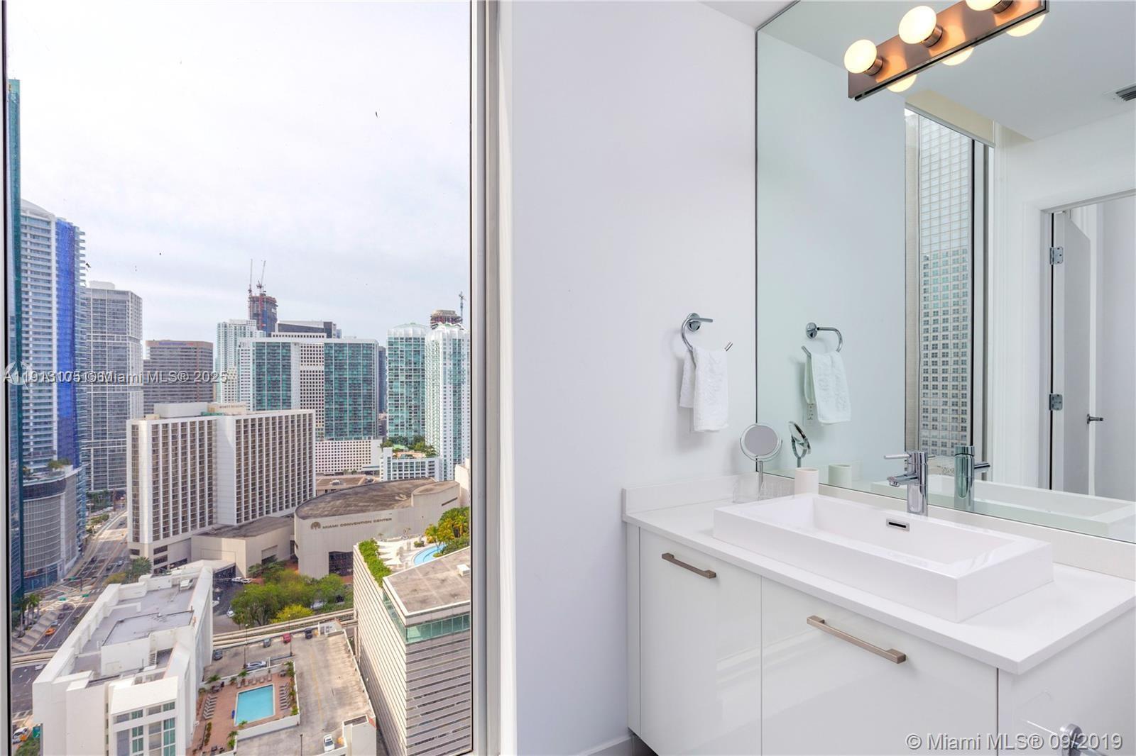 151 SE 1st St #1611, Miami FL 33131