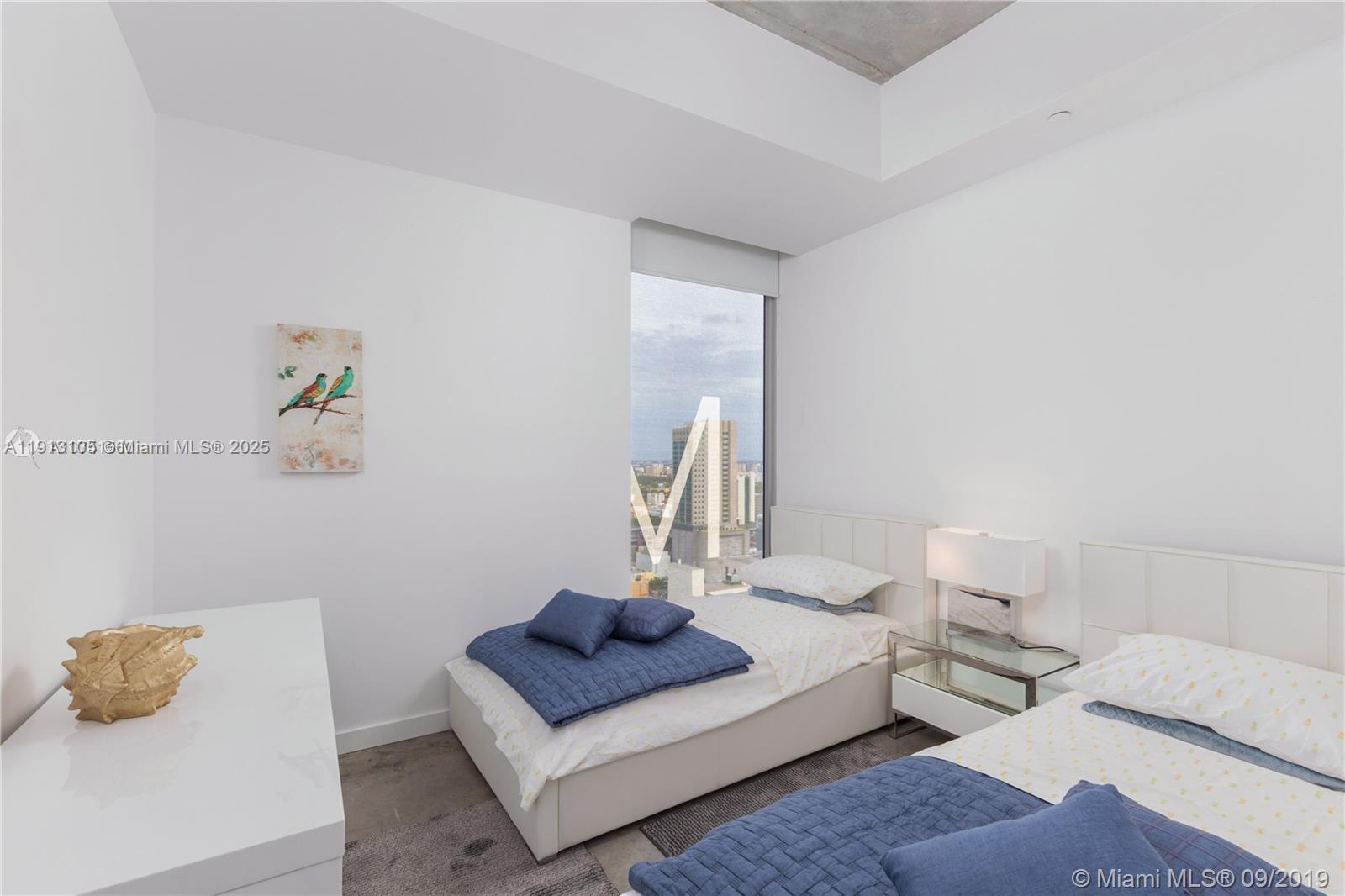 151 SE 1st St #1611, Miami FL 33131