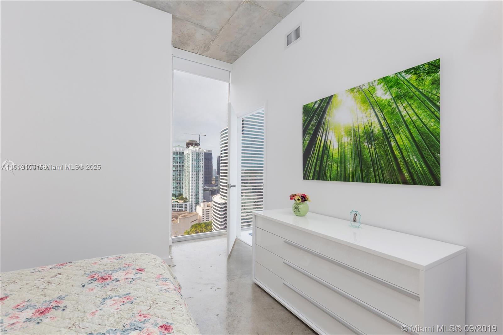 151 SE 1st St #1611, Miami FL 33131