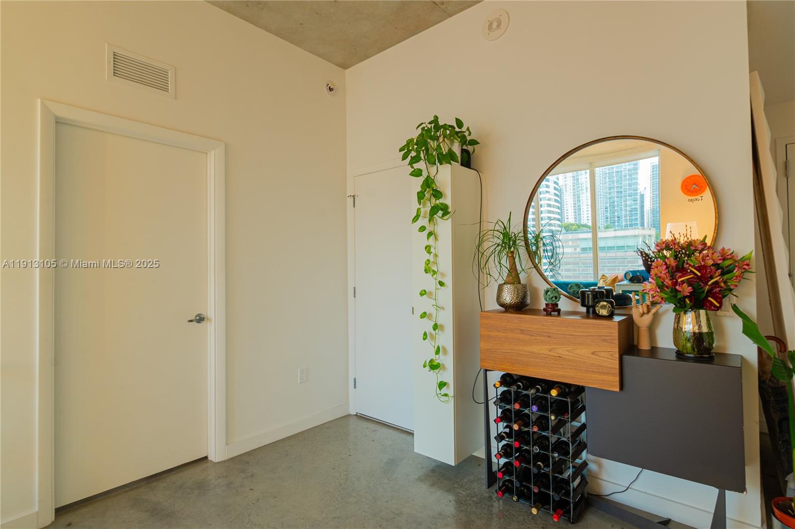 151 SE 1st St #1611, Miami FL 33131