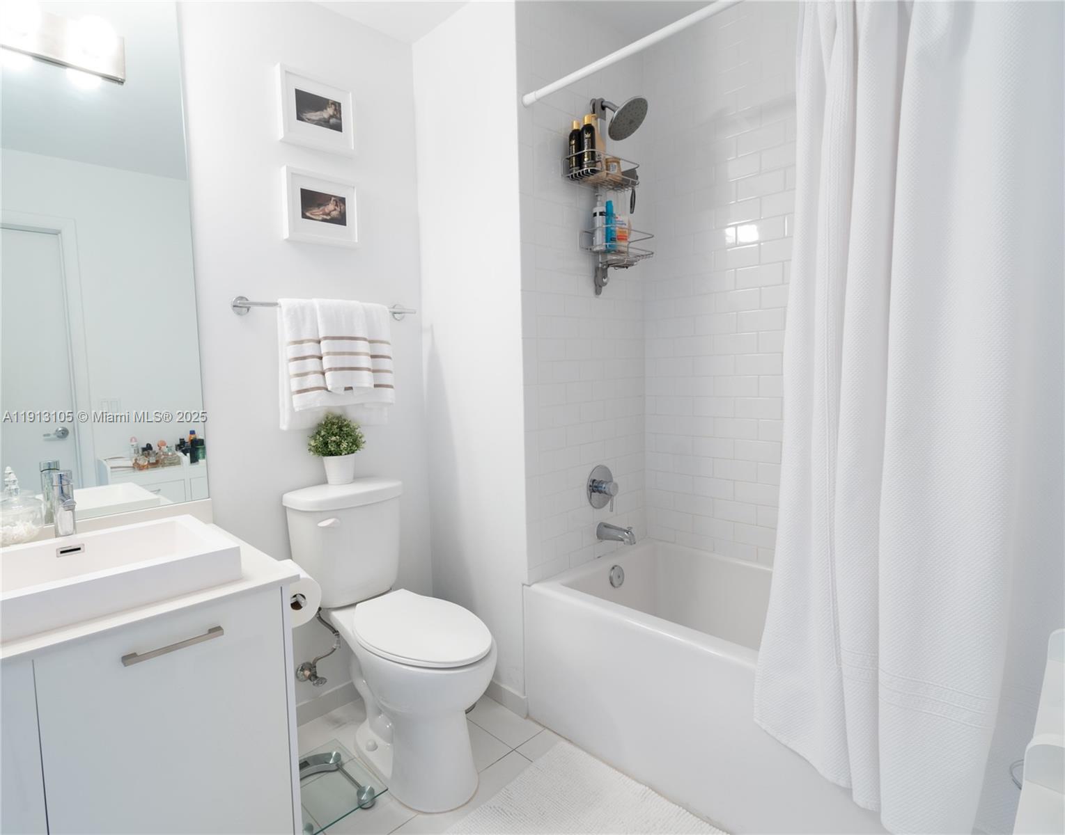 151 SE 1st St #1611, Miami FL 33131