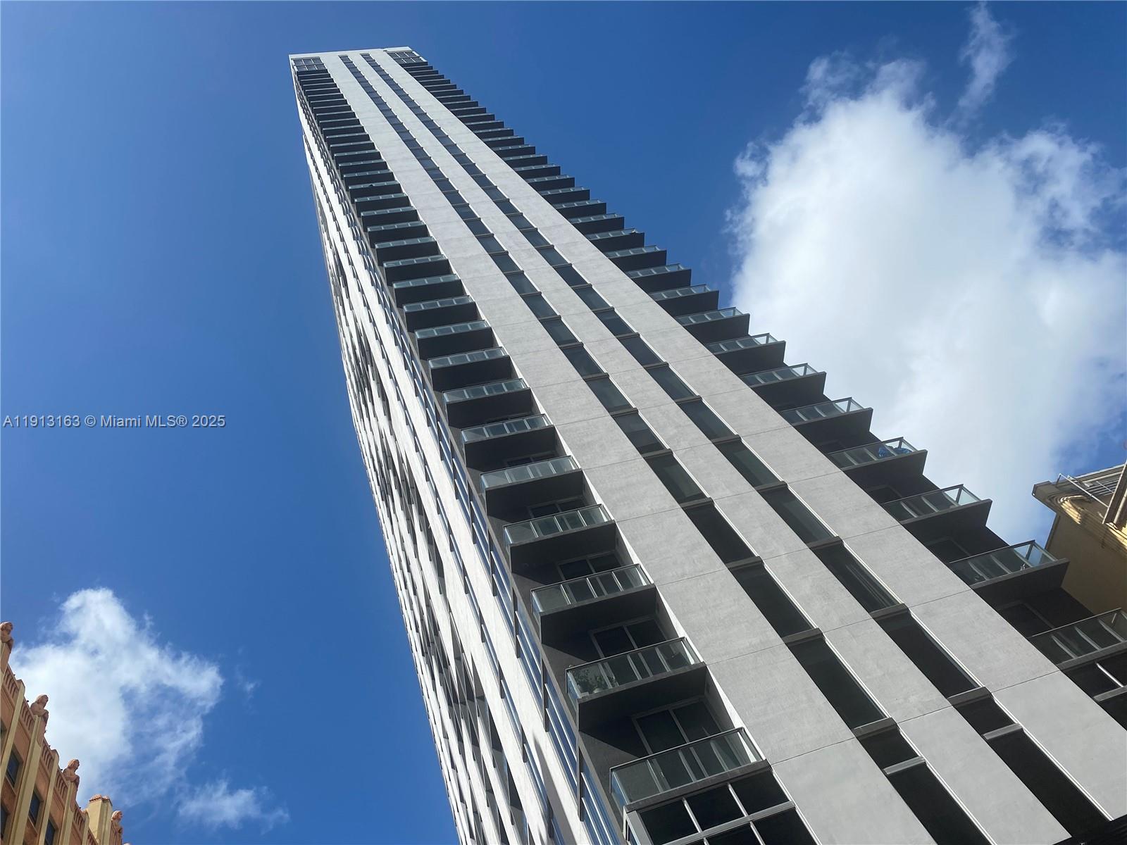 151 SE 1st St #1108, Miami FL 33131