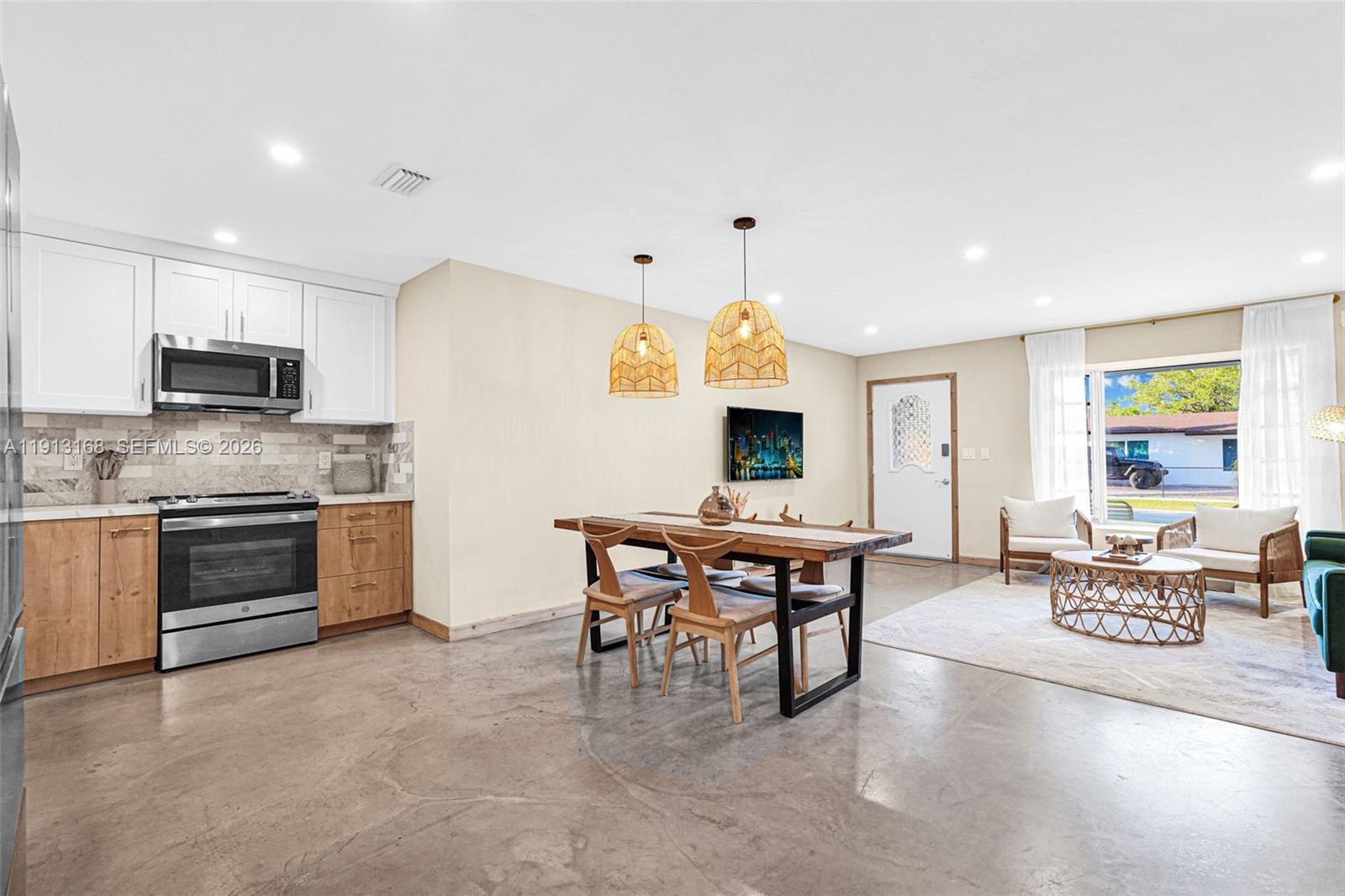 1012 NE 2nd Street, Hallandale Beach FL 33009