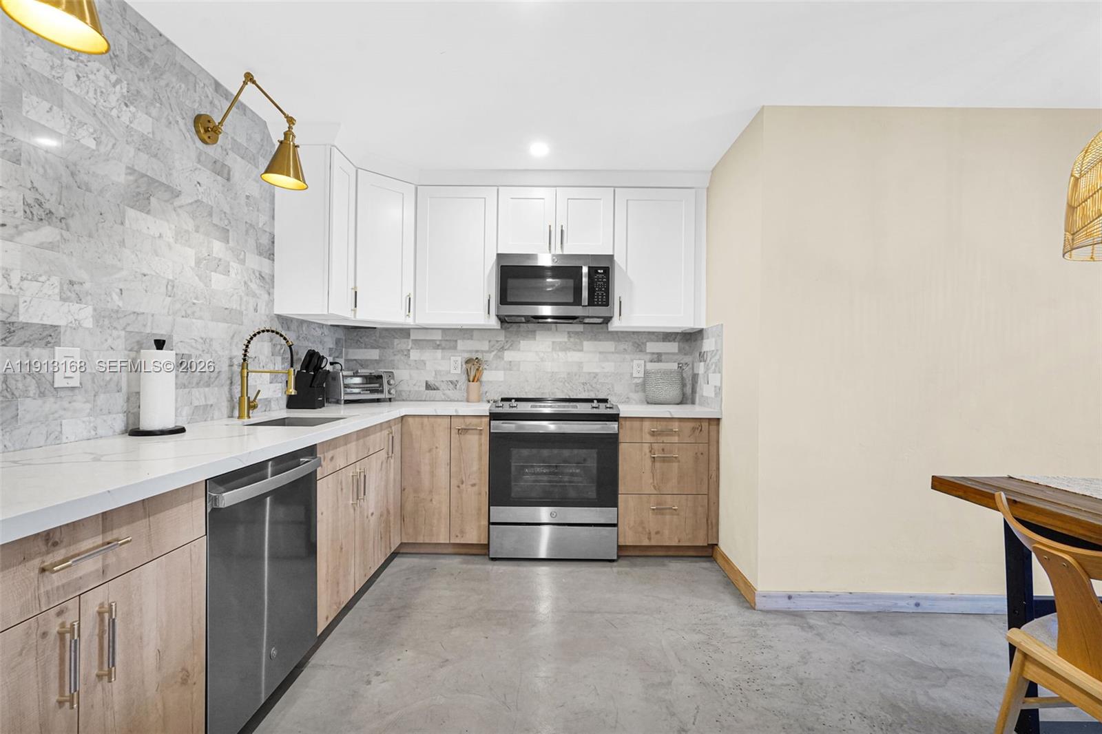 1012 NE 2nd Street, Hallandale Beach FL 33009