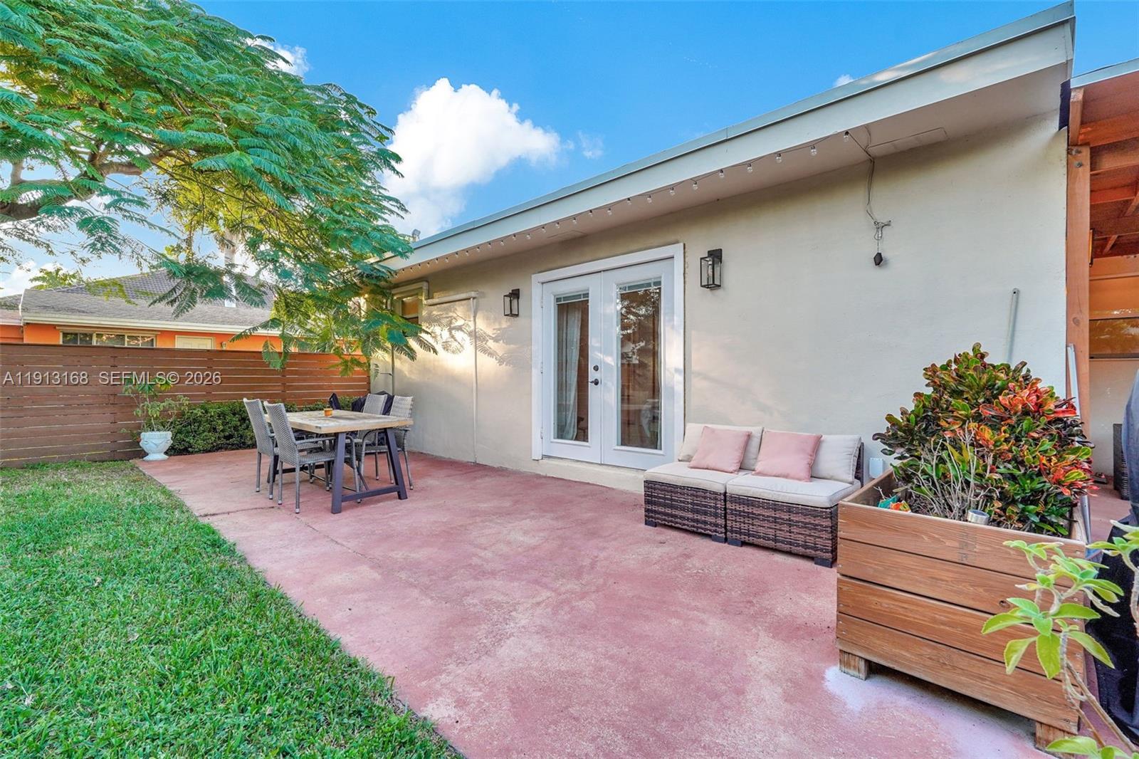 1012 NE 2nd Street, Hallandale Beach FL 33009