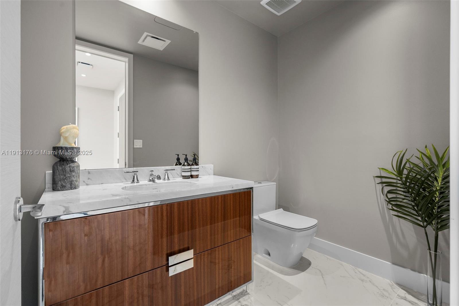 15701 Collins Ave #4701, Sunny Isles Beach FL 33160