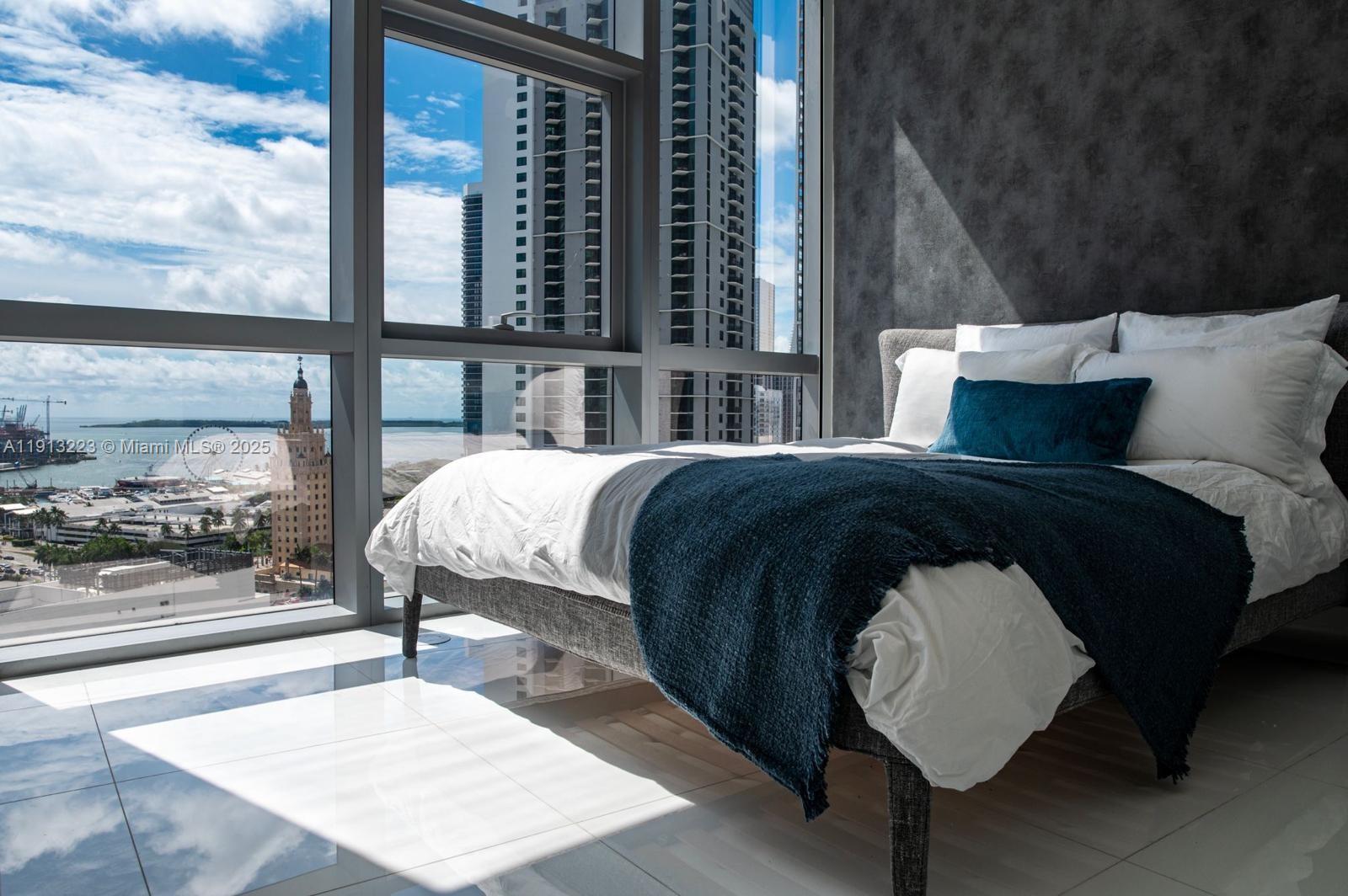 851 NE 1st Ave #1811, Miami FL 33132