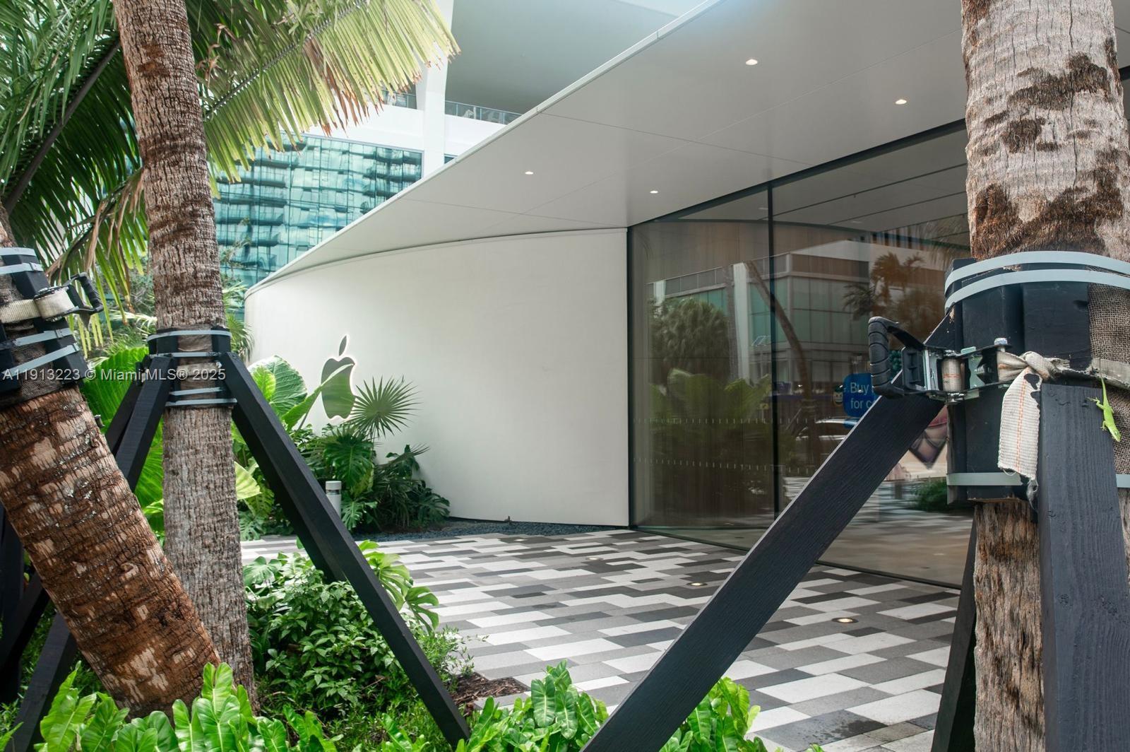 851 NE 1st Ave #1811, Miami FL 33132