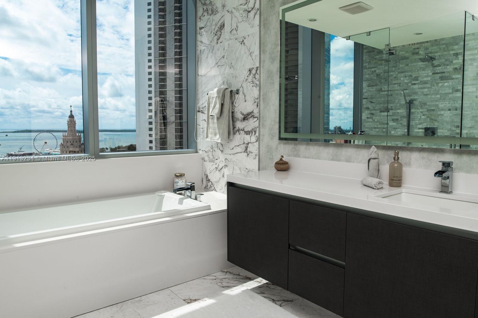 851 NE 1st Ave #1811, Miami FL 33132